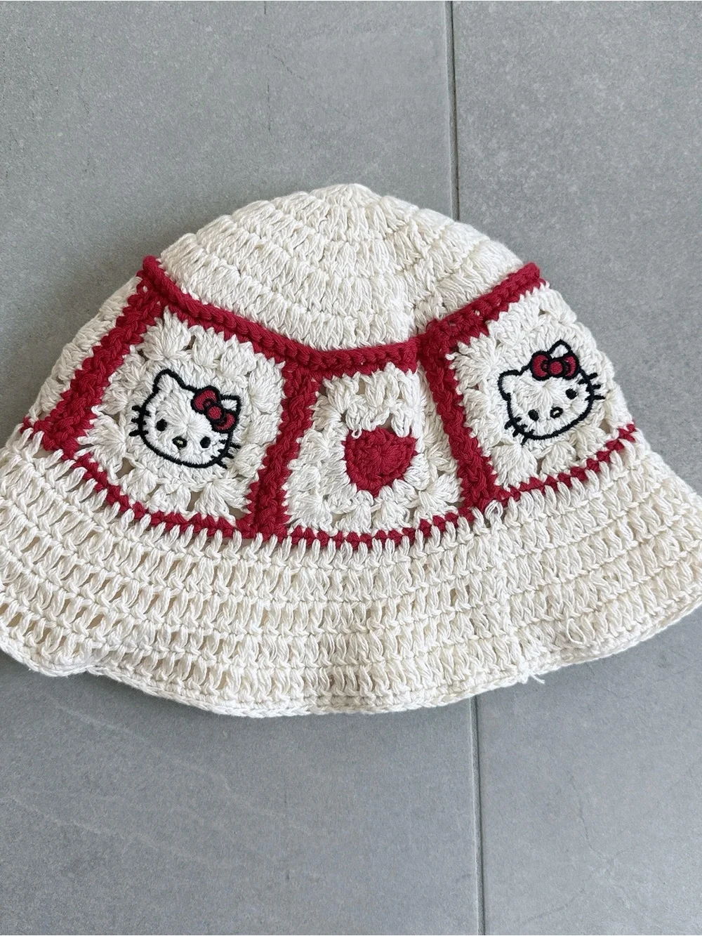 NWT Zara X Hello Kitty Sanrio Crochet bucket Hat
